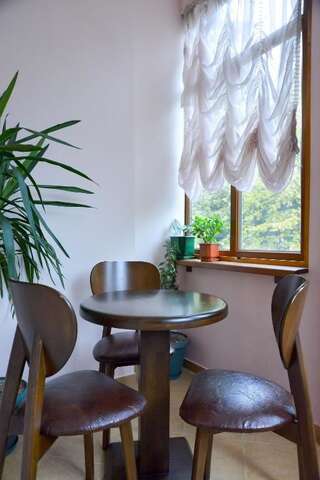 Отель Hotel Old Town Кутаиси Трехместный номер «Комфорт»-12