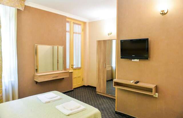 Отель Hotel Old Town Кутаиси-15