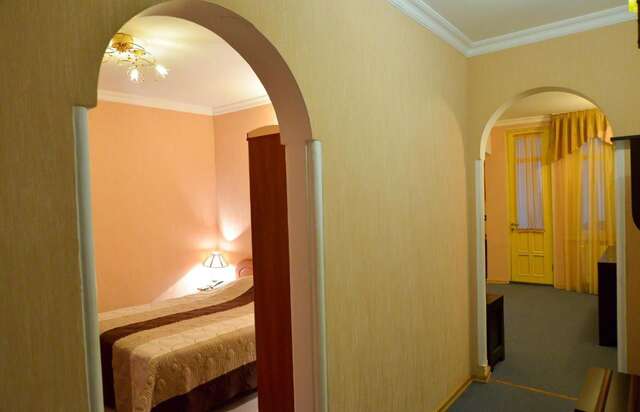 Отель Hotel Old Town Кутаиси-40